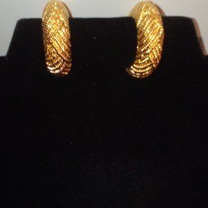 Woven Basket Designed Hoop Pierced Earrings